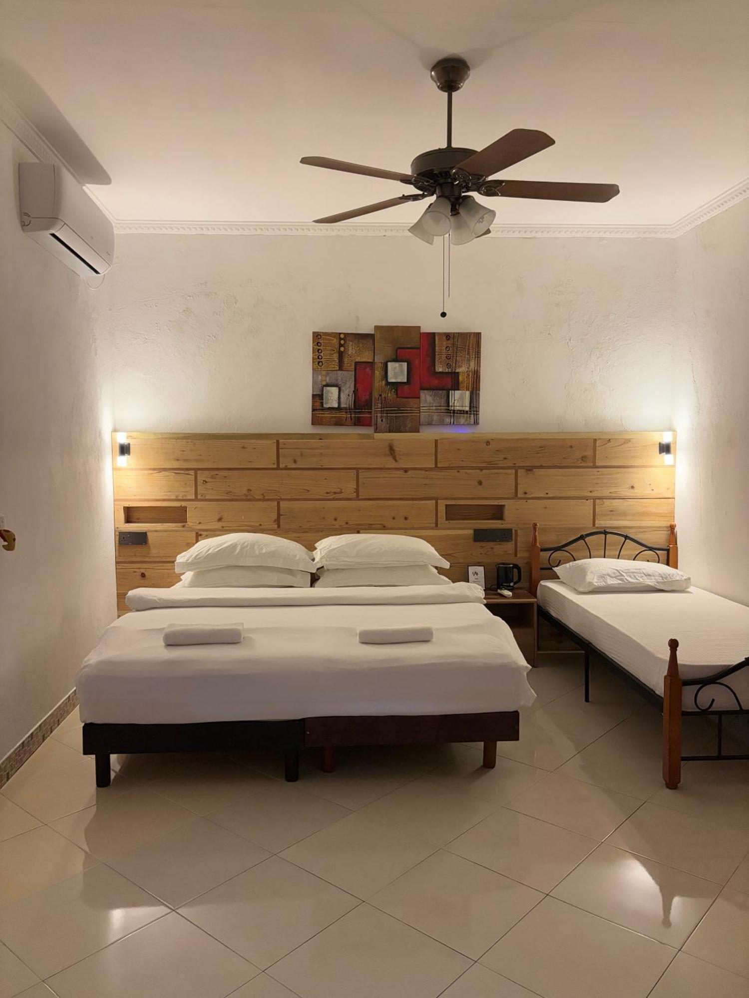 Aloha Inn Himmafushi Exterior photo